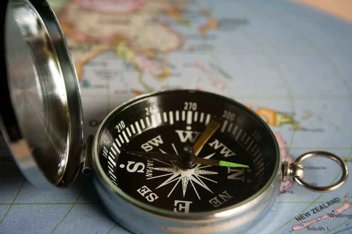 Voyage en solo : conseils essentiels pour une aventure inoubliable en 2026